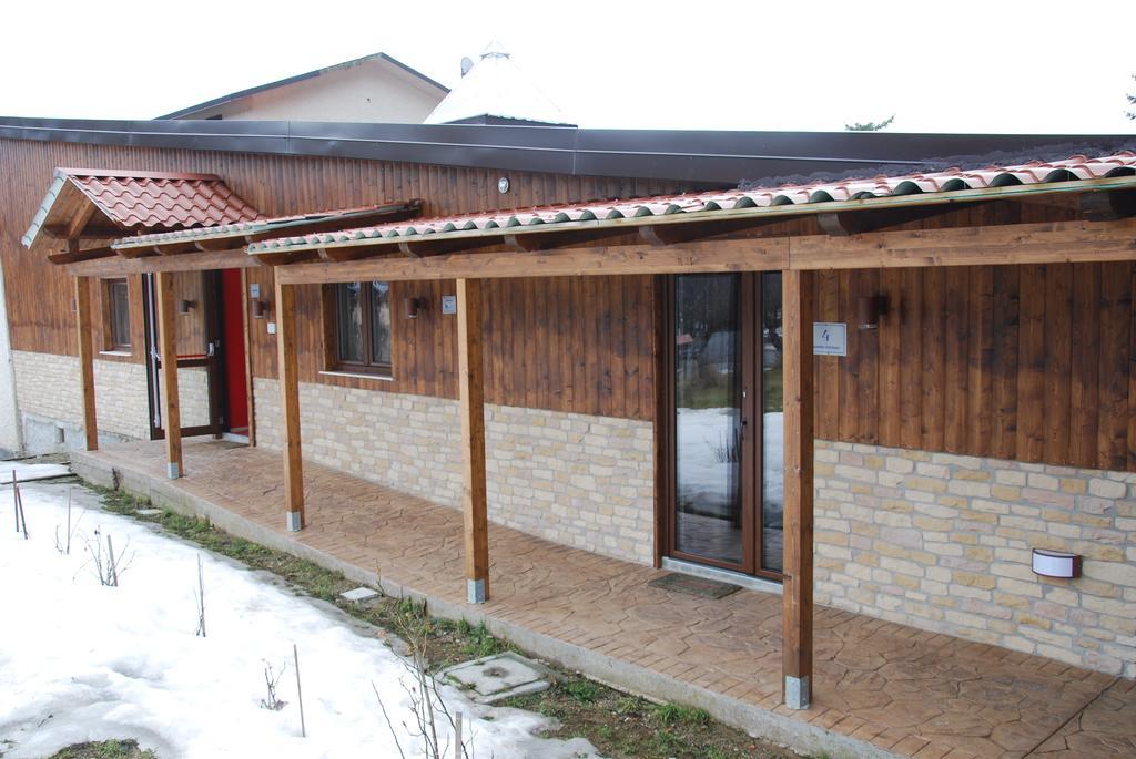 Guest House Caracas Lorica Exterior photo
