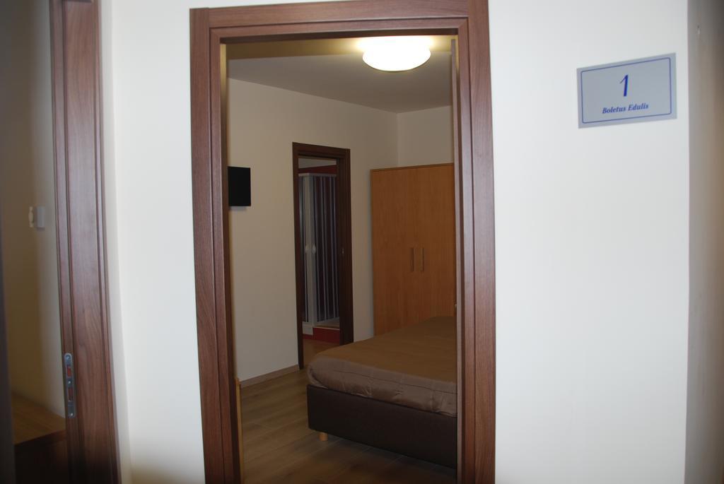 Guest House Caracas Lorica Exterior photo